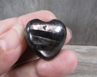 Hypersthene Puffy Heart 25 mm Shaped Stone A488