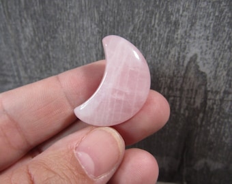 Rose Quartz Crescent 30 mm Moon K223