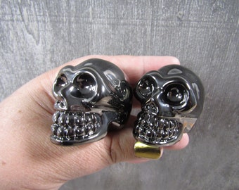 Hematite Coated Ceramic Large Skull Fig209