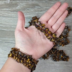 Tiger's Eye Stretchy String Chip Bracelet G129