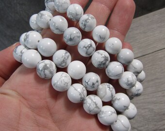 Howlite Bracelet Stretchy 10 mm Round Stone 268
