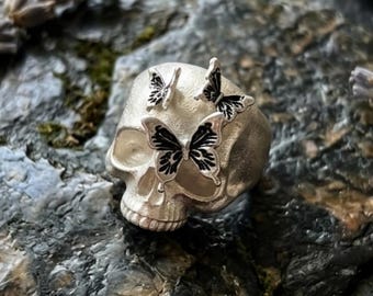 Gothic Skull Ring with Butterflies, Silver Alloy Chunky Ring, Dark Academia Jewelry, Whimsigoth Aesthetic Accessory, Edgy Y2K Gift for Her