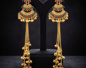 Los últimos modelos de jhumka de Cachemira, con un aspecto prémium, son perfectos para fiestas y bodas.