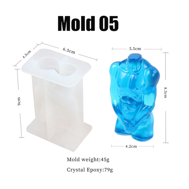 Op de afbeelding: Een transparante siliconen mal voor het maken van een hars sculptuur van een mannelijke torso. De mal is 9 cm hoog, 6,5 cm breed en 4,5 cm diep. De afgewerkte hars sculptuur is 8,3 cm hoog, 5,5 cm breed en 4,2 cm diep. De mal weegt 45 gram en het hars 79 gram. De tekst "Mold 05" is afgedrukt op de afbeelding.