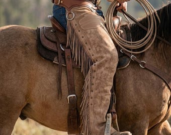Handgefertigte Cowboy Chaps aus Wildleder, Western Fringe Ranch Wear, Herren Leder Reithose