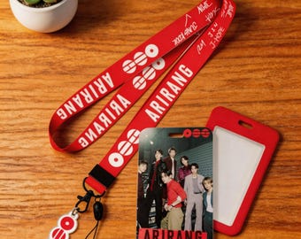 BTS スマホ用ストラップ付きカードホルダー、BTS ARIRANG ストラップ付きカードホルダー、ストラップ付きカードホルダー、通勤・ファン向けアクセサリー、サポートグッズ