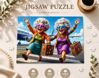 Puede incluir: Un rompecabezas que muestra a dos personas mayores de cabello gris con gafas de sol en forma de corazón y ropa colorida, cada una con una maleta en la pista de un aeropuerto con un avión al fondo. El texto JIGSAW PUZZLE es visible.