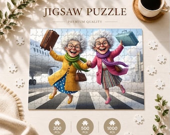 Puede incluir: Un rompecabezas que muestra a dos personas mayores con cabello gris y gafas, vistiendo abrigos y bufandas coloridos, sosteniendo maletas mientras saltan en un paso de cebra frente a un avión. El texto JIGSAW PUZZLE PREMIUM QUALITY es visible.