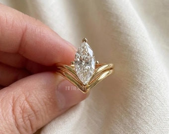 Marquise geslepen lab diamanten verlovingsring cadeau voor haar | Massief gouden chevronring | Unieke minimalistische ring, solitaire ring, FifthFacet