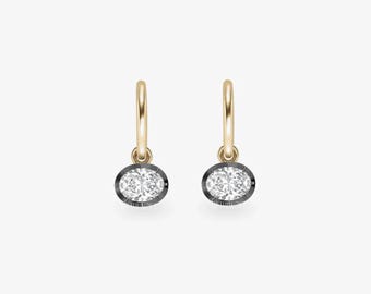 Ovale lab-diamanten oorbellen cadeau voor haar | Massief gouden Huggie-oorbellen | Zwarte rhodiumdiamanten bedeloorbellen, FifthFacet