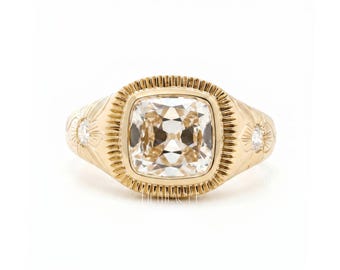 Cadeau pour elle avec diamants de laboratoire taille coussin | Bague florale vintage en or massif | Bague de fiançailles antique unique, bague de mariée, FifthFacet