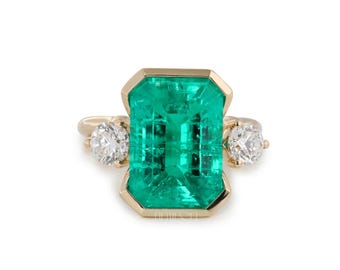 Bague de fiançailles avec pierres précieuses vertes taille émeraude | Bague trois pierres en or massif | Bague de proposition d'émeraude unique, FifthFacet