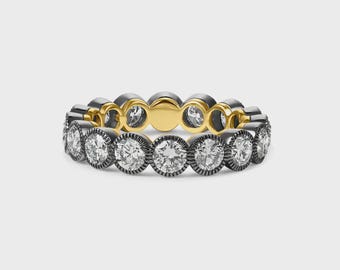 Tweekleurige ronde diamanten Eternity-band cadeau voor haar | Massief gouden zwarte bezel diamanten ring | Unieke statement trouwring, FifthFacet