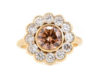 Bague de fiançailles diamant rond champagne champagne pour elle | Bague halo de fleurs en or jaune | Bague proposition florale unique, FifthFacet