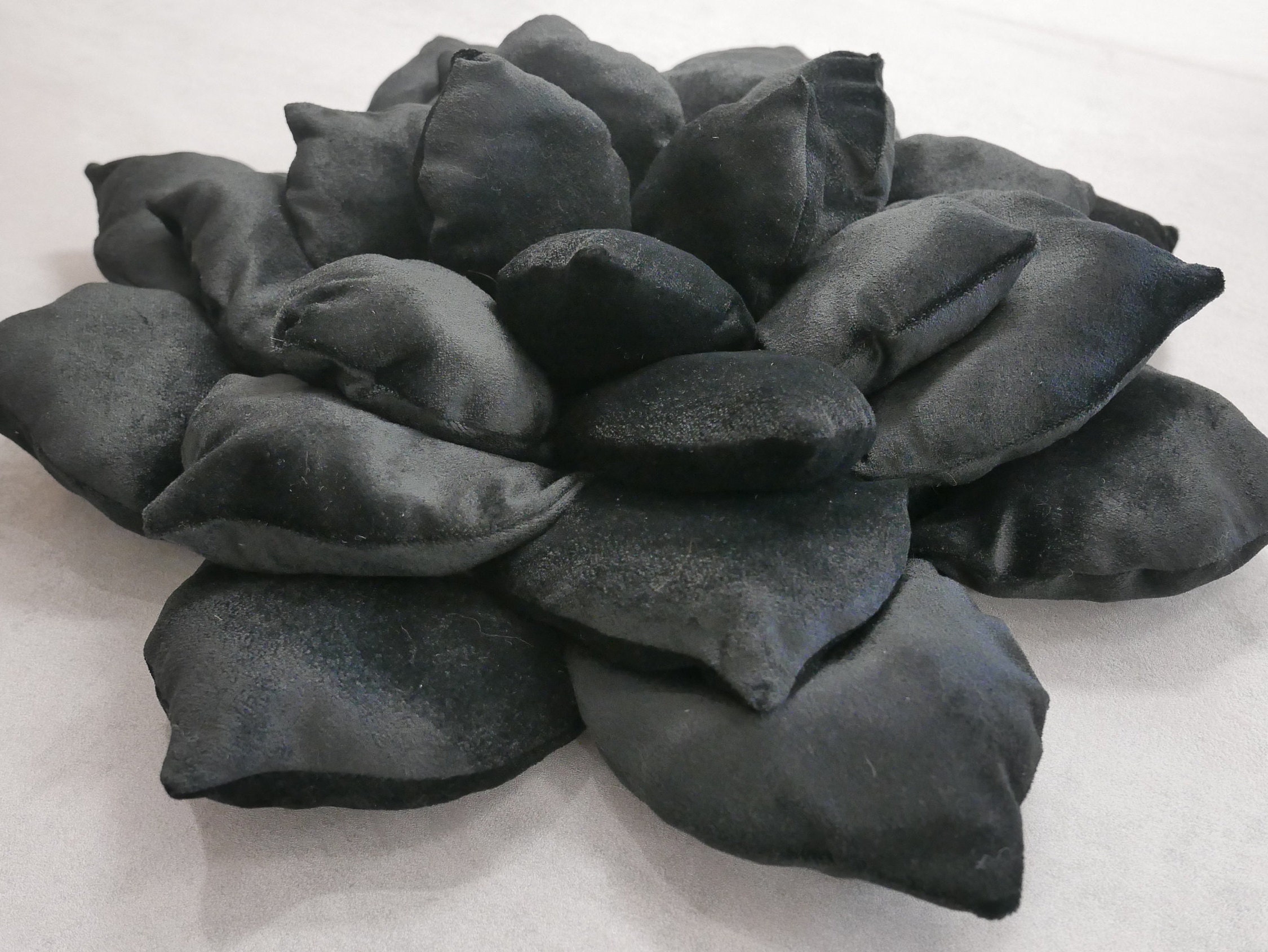 Black Succulent Cushion, Pattern PDF with templates, instant download, video on youtube