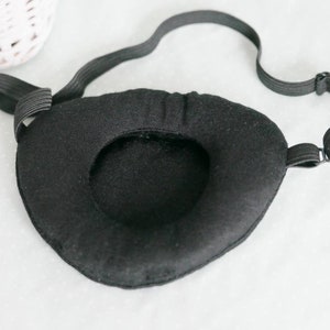 3 Sizes 3D Adjustable Eye Patch Super soft, black without touching eye. (etsy)