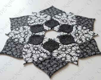 Poinsettia Star Table Mat Sewing Pattern | 2 Sizes PDF | Holiday Placemat DIY