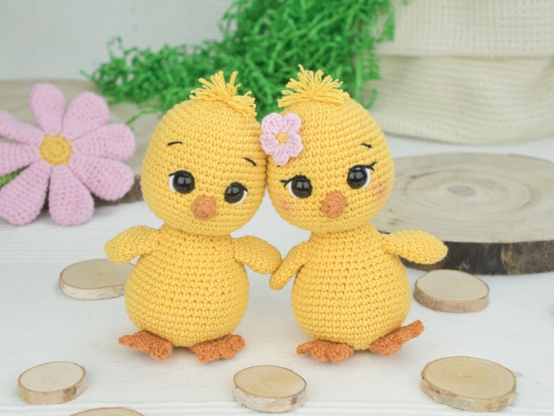 Merry Easter Chicks / Chickens Crochet Pattern / Amigurumi image 3