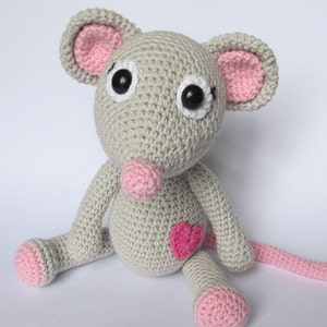 Mouse Tili in Love - Amigurumi Crochet Pattern / PDF e-Book / Stuffed Animal Tutorial