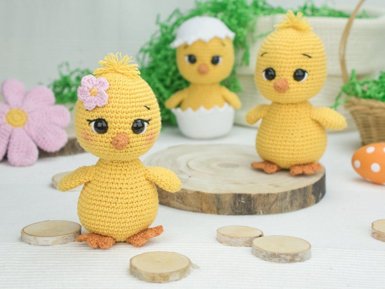 Merry Easter Chicks / Chickens Crochet Pattern / Amigurumi image 1