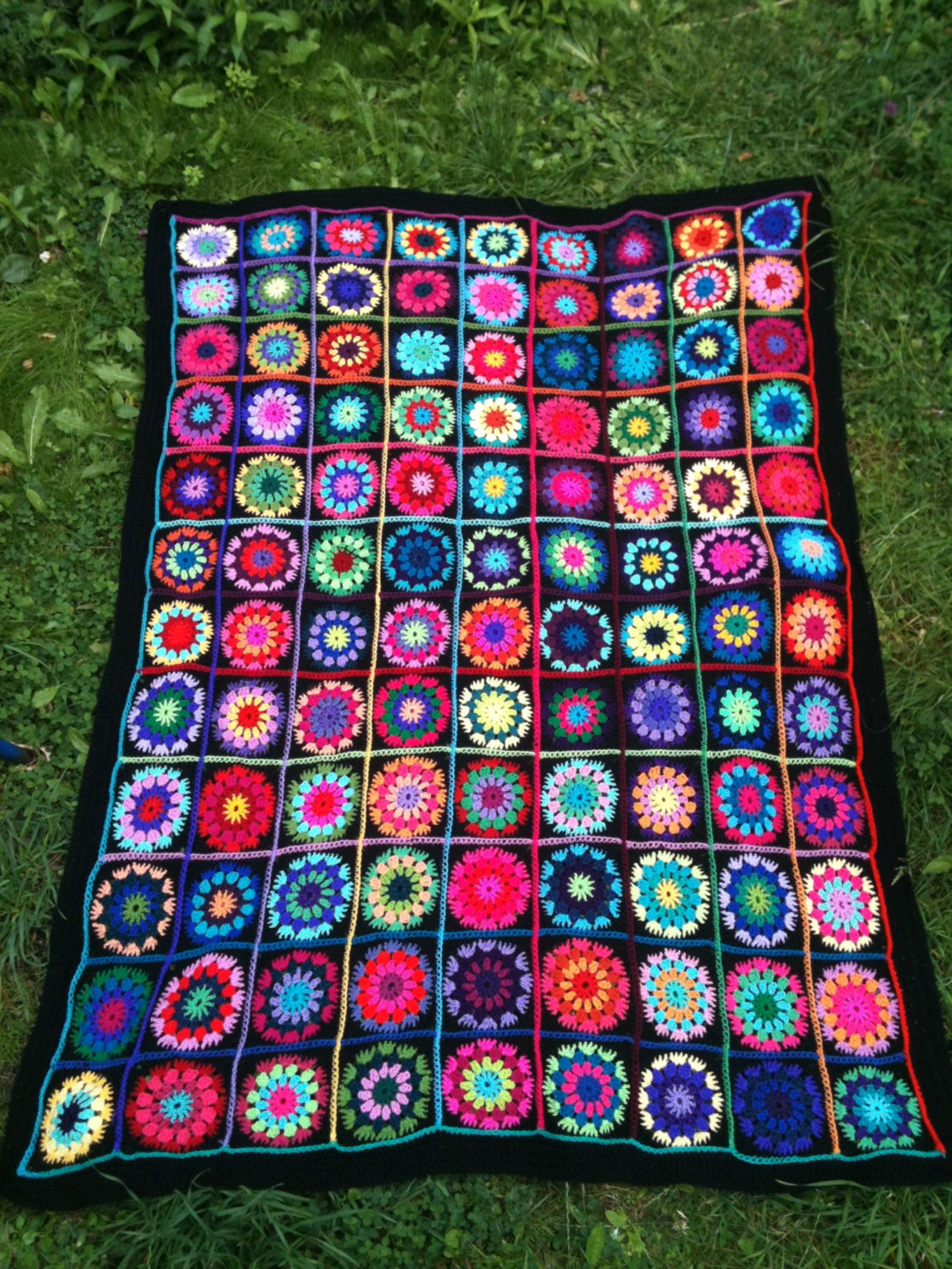 Pattern for Vibrant Picnic Blanket Circles Into Squares | Etsy
