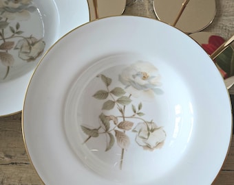 4 Royal Doulton soup or salad bowls, Yorkshire Rose pattern, excellent condition