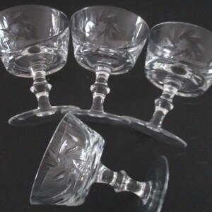 Vintage 4 Pinwheel cocktail glasses or dessert cups, excellent condition