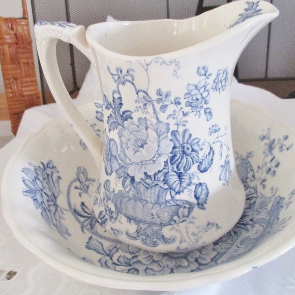 VINTAGE PITCHER and BASIN set, small basin with jug, Alfred Meakin Charlotte pattern in blue and white, excellent condition