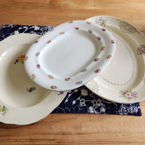 SET OF 3 VINTAGE oval platters, various sizes, kitchen decor, summer bbq plates, good condition