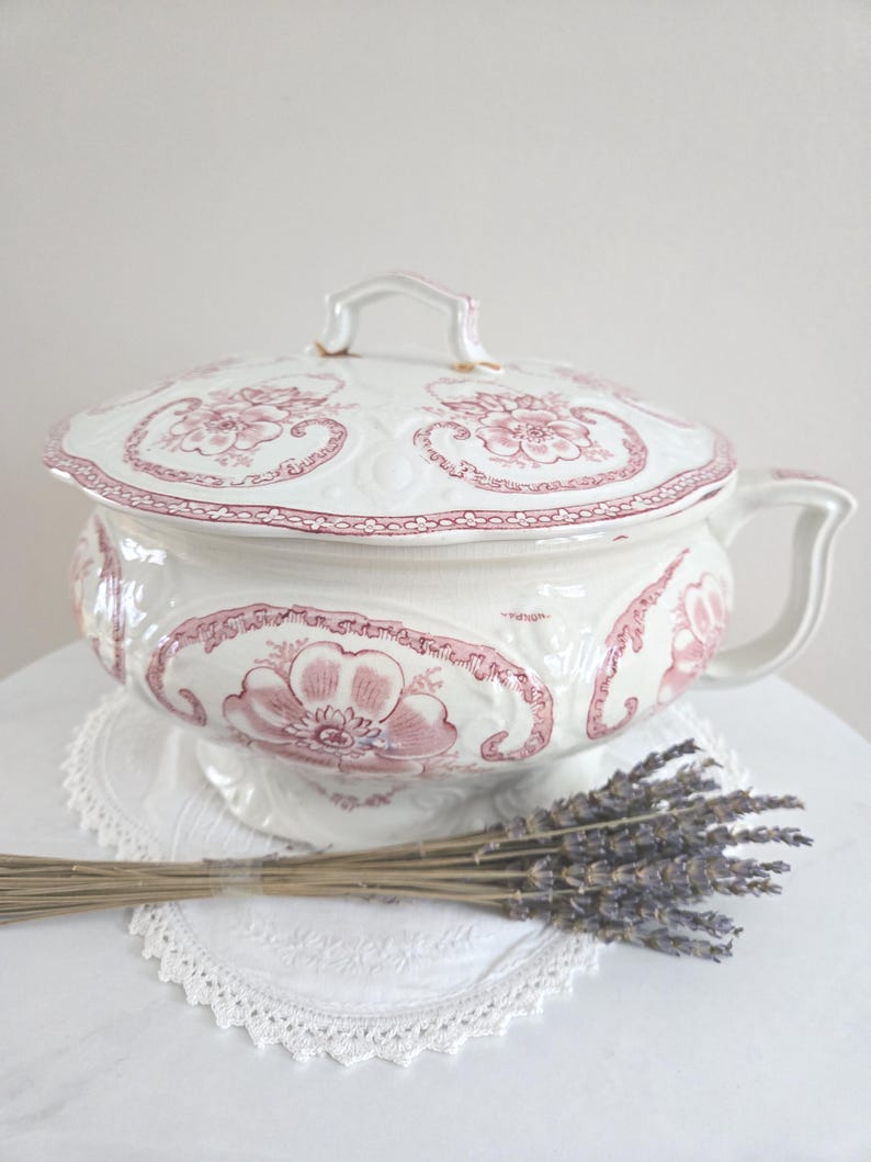 Antique transferware chamber pot semi-porcelain English Dudson Wilcox & Till, good condition