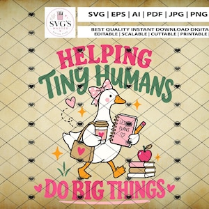 Può includere: Un design grafico digitale raffigurante un'oca bianca con un fiocco rosa, che tiene in mano una tazza di caffè e un quaderno rosa con la scritta LESSON PLANS, insieme a una matita, una mela e una pila di libri. Il testo recita HELPING TINY HUMANS DO BIG THINGS.