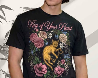 Camiseta Comfort Colors Cat Key of Your Heart, camiseta Fourth Wing, camiseta Violet Sorrengail, camiseta Romantasy Book