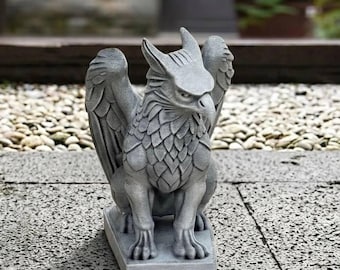 Concrete Griffin Statue Mythical Creature Gothic Garden Decor Outdoor Yard Ornament Stone Figure Winged Beast Guardian Statue Gift Idea