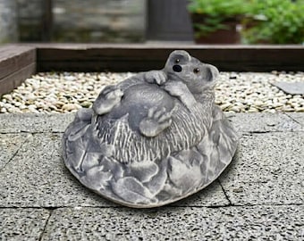 Hedgehog Garden Statue Cute Hedgehog Sculpture Outdoor Decor Animal Yard Ornament Woodland Patio Lawn Decoration Gift for Nature Lovers