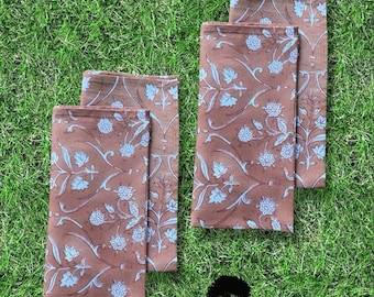 Servilletas de algodón estampadas IRA Brown: Decoración para el hogar y la cocina, Decoración para el comedor.