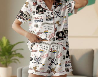 Conjunto de pijama de hockey personalizado para mujer, pijama de rivalidad acalorada personalizado con nombre, conjunto de pijama de satén suave para aficionadas al hockey sobre hielo, regalo para ella.