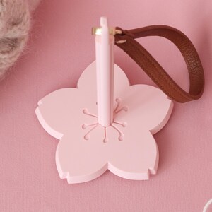 Portable Sakura Yarn Spinner - Wrist Yarn Holder for Crochet & Knitting