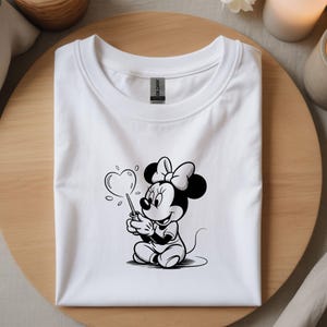 Puede incluir: Un letrero de madera r&uacute;stico con el texto "Welcome to our home" en letras blancas. El letrero presenta un acabado envejecido y un dise&ntilde;o simple y acogedor, perfecto para la decoraci&oacute;n de la puerta principal.