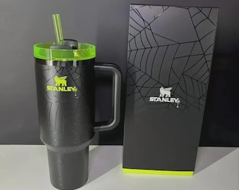 Vaso térmico Stanley HALLOWEEN WEB GLOW H2.0 de 1.2 litros, edición limitada, nuevo, caja sellada.