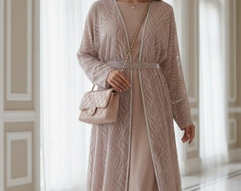 Conjunto de vestido y kimono de encaje