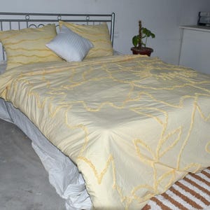 Light Yellow Floral Textured Duvet Cover Set – Elegant Embroidered Bedding with Matching Pillow Covers, Soft Luxury Bedroom Decor