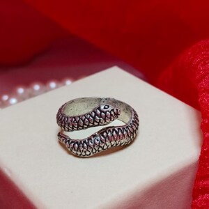 Silverormring - Oxiderad silverormring - Graverad ring - Boho-ring - Handgjord statementring - Stapelring - Sommarsmycken