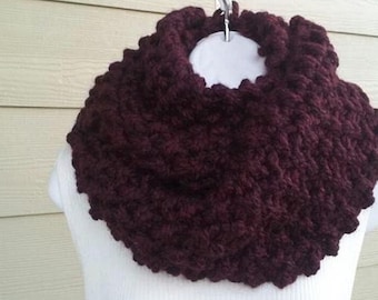 Over-sized cowl knitting pattern, knits up fast and thick, unisex, beginner level, easy level