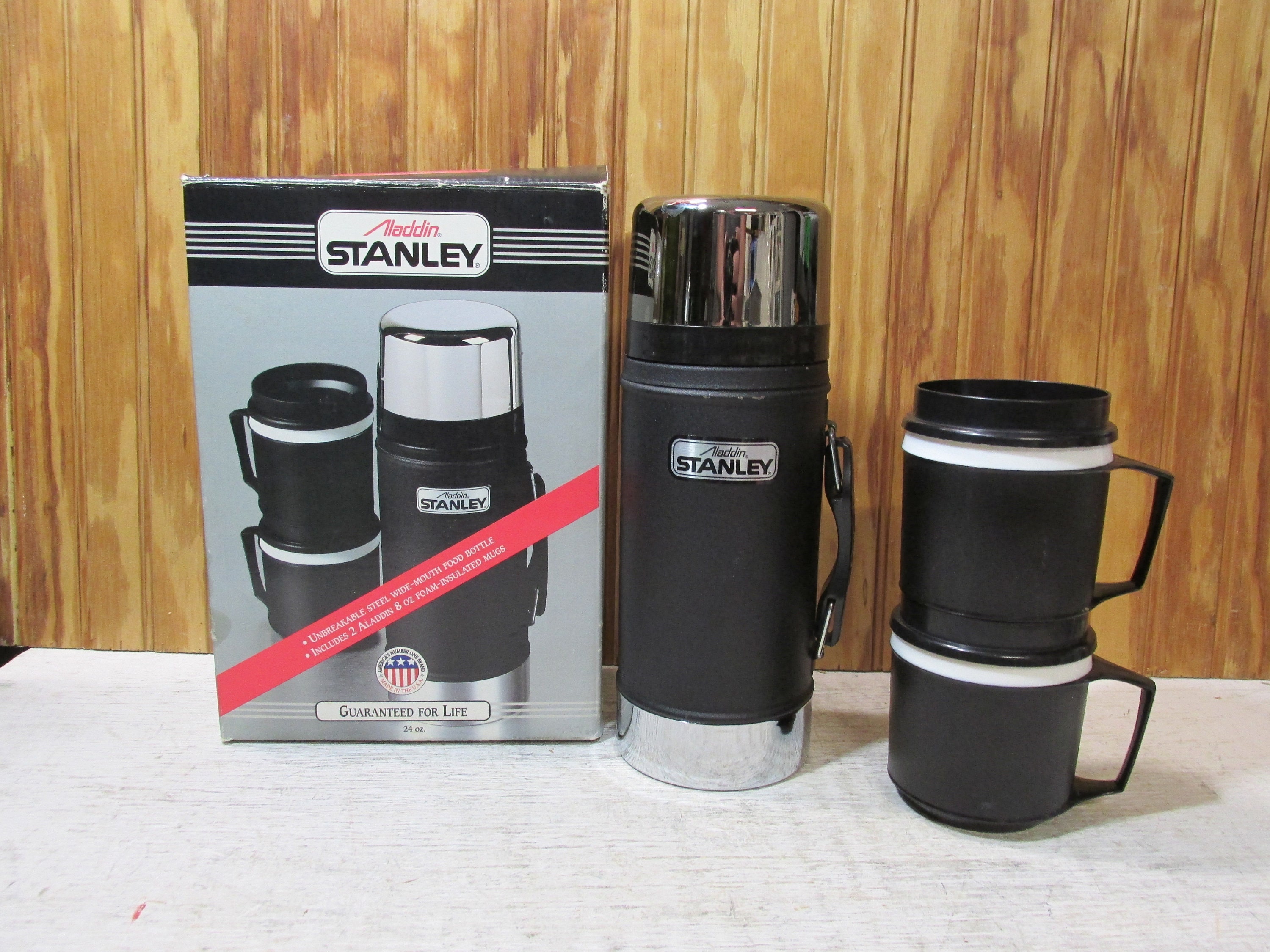 Vintage Aladdin Stanley Black 24 Ounce Thermos and 2- 8 Ounce Foam Insulated  Mugs - Etsy