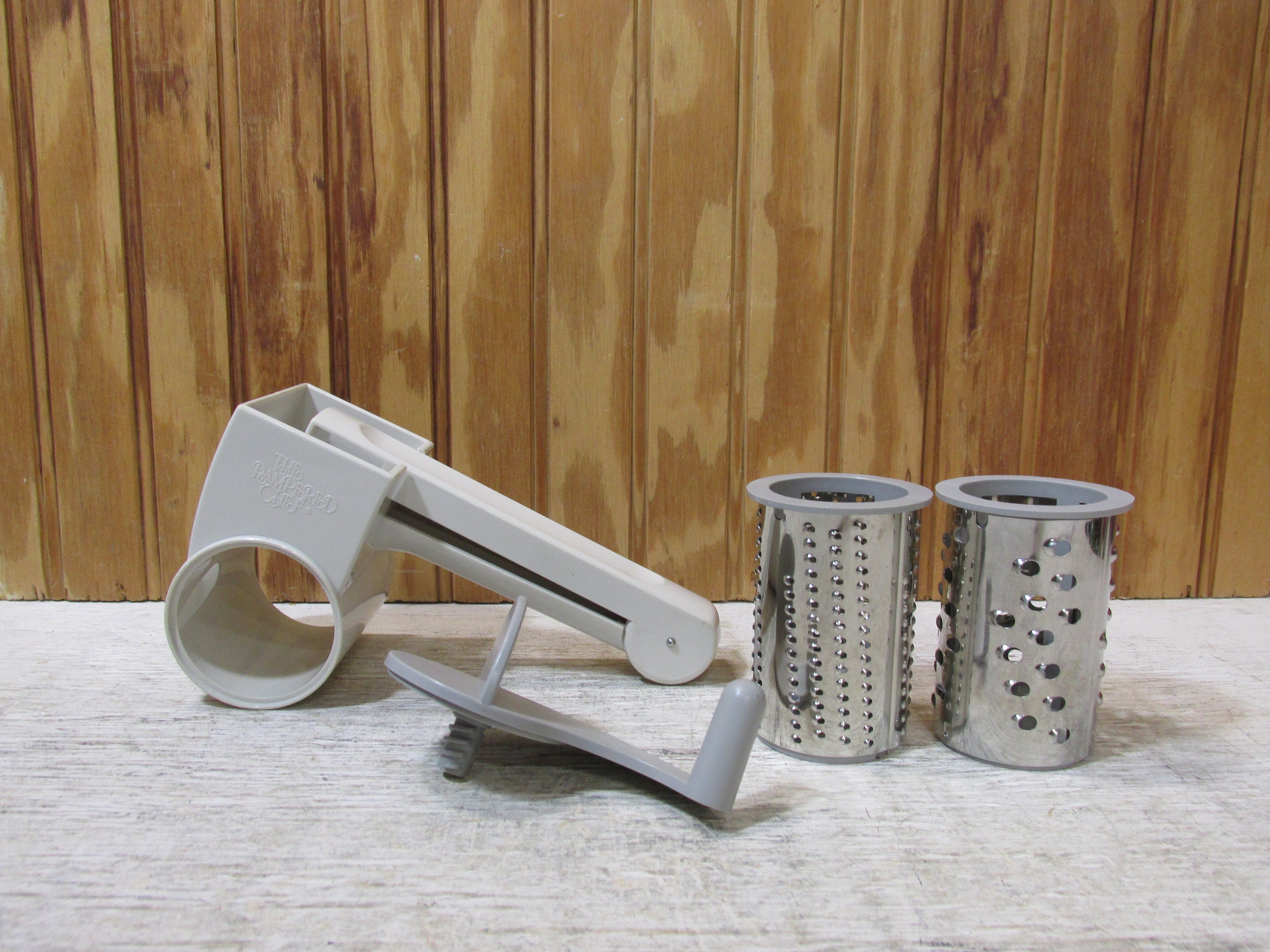 Vintage the Pampered Chef Deluxe Cheese Grater With 2 Blades 
