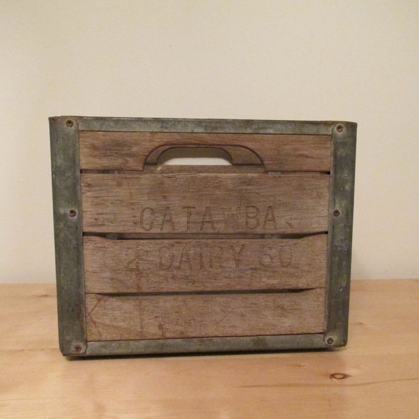 Vintage Wooden Catawba Dairy Co. 60 Dairy Crate