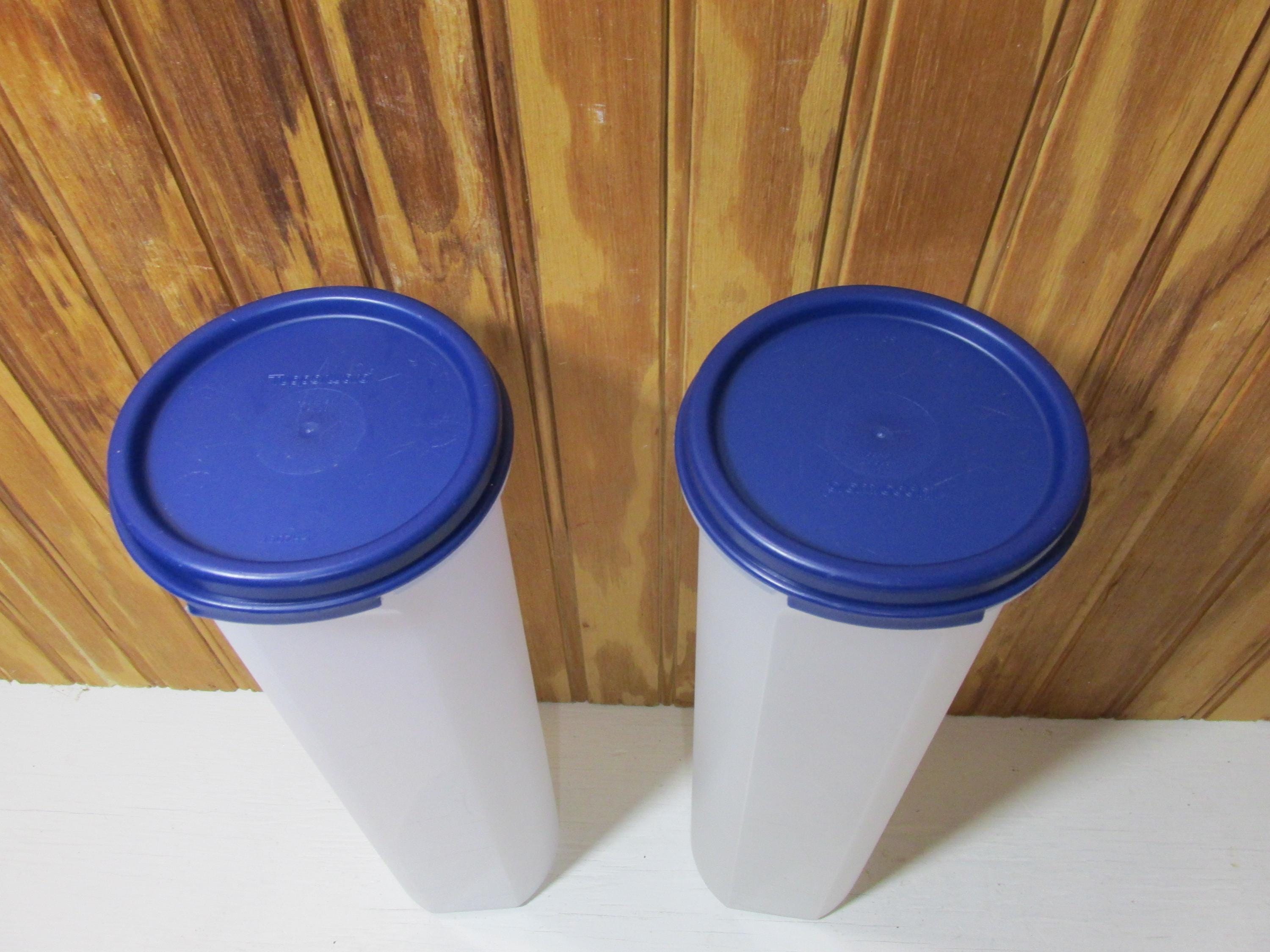 Boîte De Conservation Tupperware Pour Spaghettis - Cylindre Avec Couvercle Bleu, étanche, Occasion