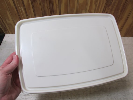 Vintage Rubbermaid Servin' Saver Deviled Egg Container Holder Almond Lid  Tray 7 