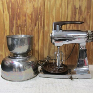 Sold at Auction: Sunbeam Mixmaster stand mixer w/ 2 bowls