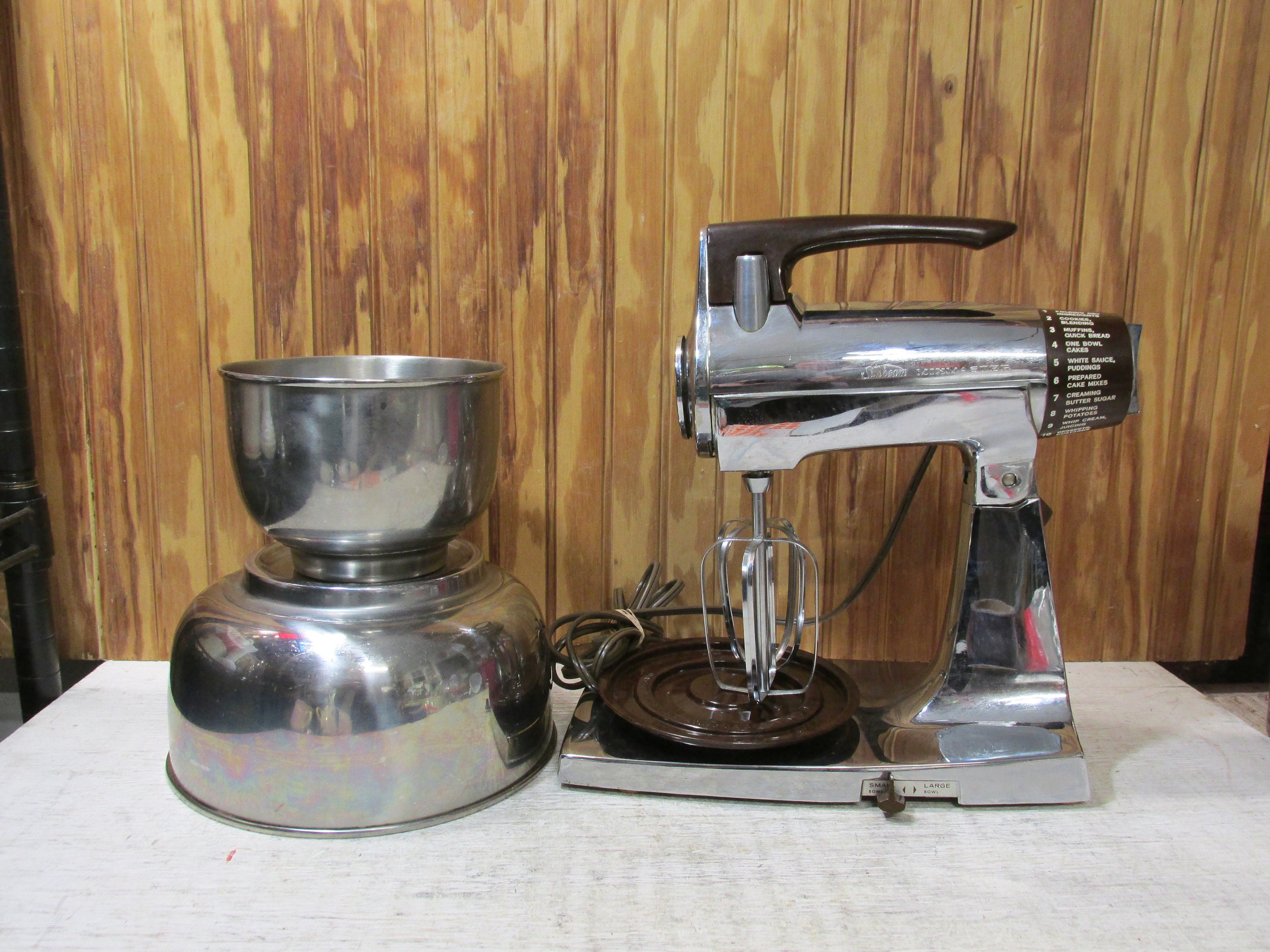 Vintage Crème and Brown Sunbeam Mixmaster 12 Speed Mixer Glass